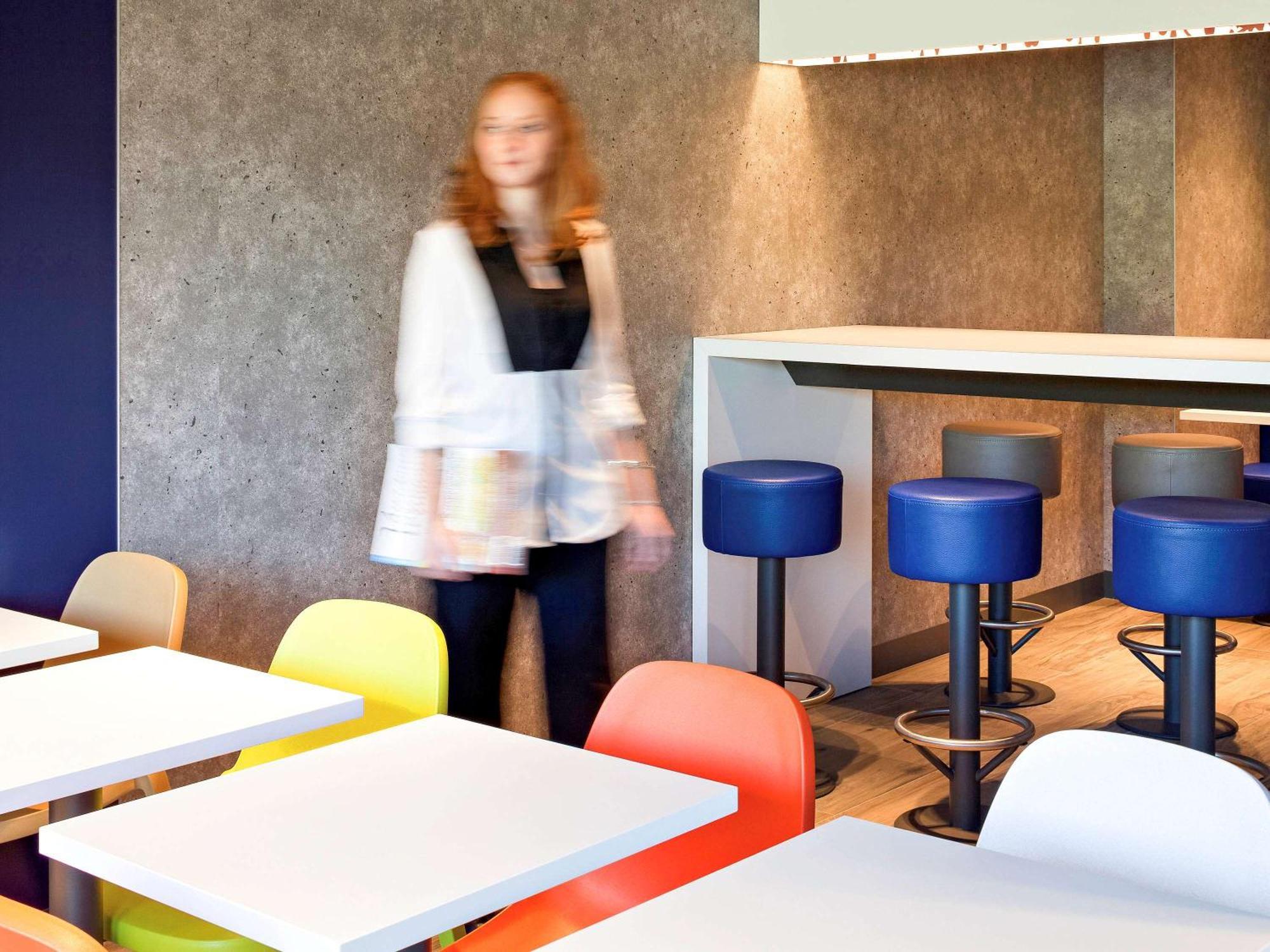 Ibis Budget Saint Pourcain Buitenkant foto
